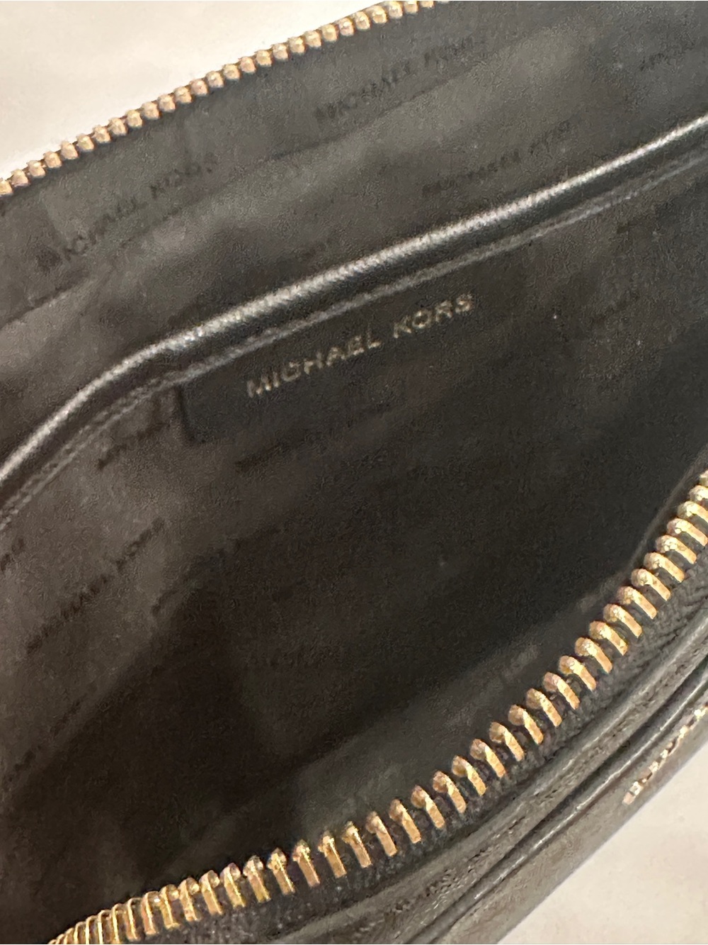Michael Kors Jet Set Black Crossbody Bag Gold Hardware - Picture 11 of 12